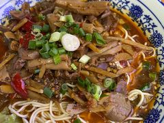 -渝之汇牛肉豌杂面