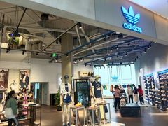 -阿迪达斯(武林银泰三叶草店)