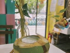 -志龙皇冠吃货椰子铺