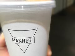 拿鐵-Manner Coffee(芮欧百货店)