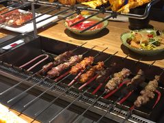 会自己转的烧烤炉-悦屋老板娘的烤肉店(紫薇田园店)