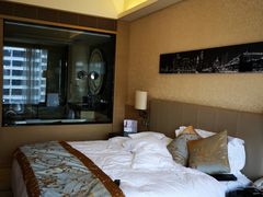 -广州花都皇冠假日酒店