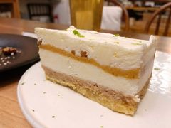 咸蛋黄蛋糕-知亘茶食