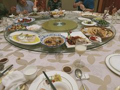 -山明水秀大饭店