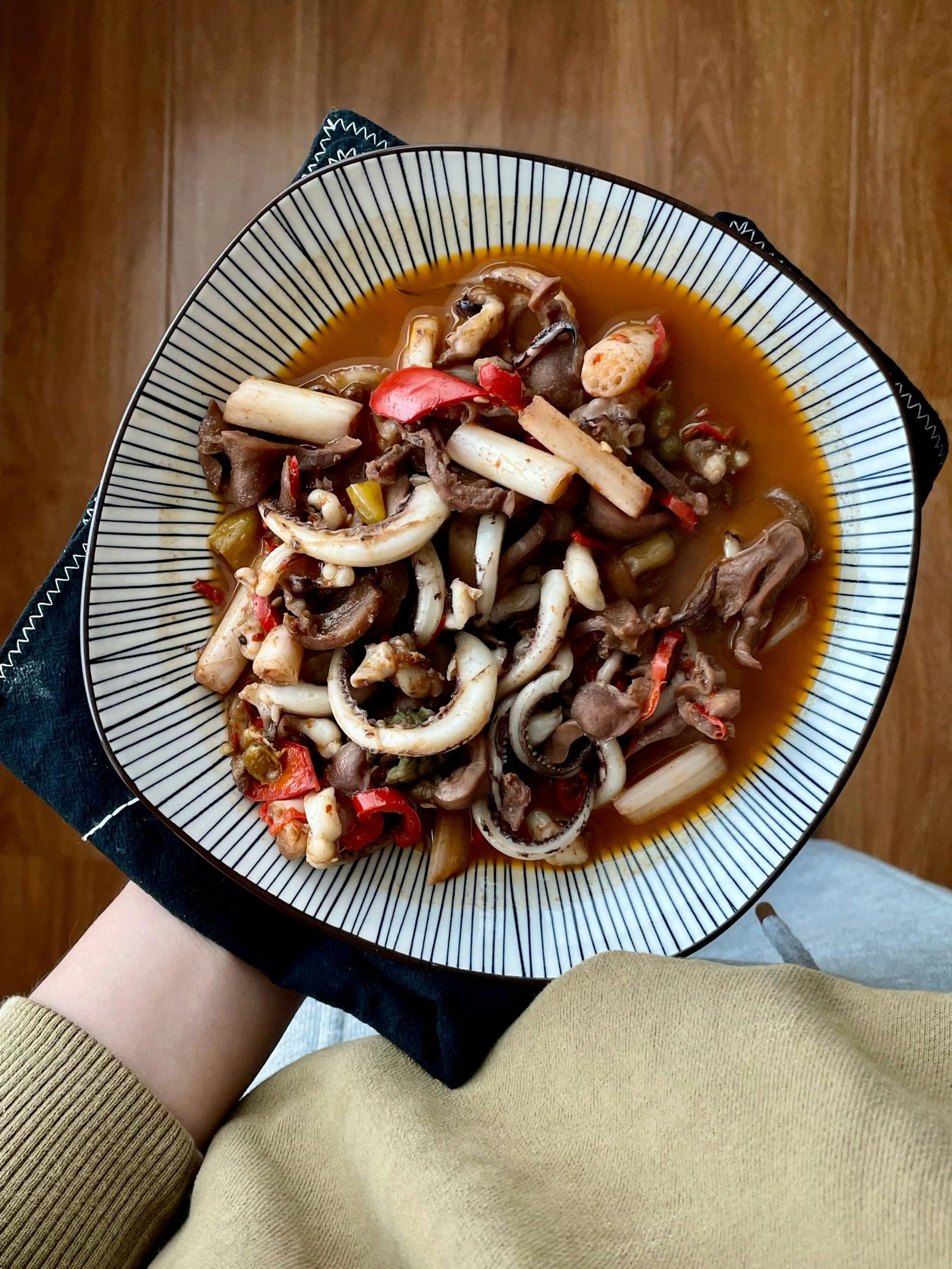 中午吃泡椒炒鸡胗鱿鱼须!