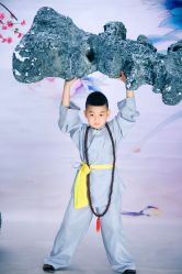 点击看大图 -九月鹰飞汉服摄影工作室