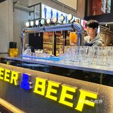 外摆、投影、潮语、出片、杰伦、精酿，这家新开烧烤店都有咯[色]