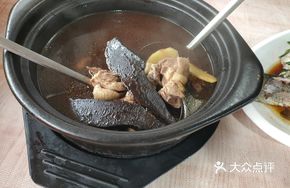 Fresh Ganoderma and Free-range Chicken Soup