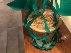 -星巴克(杭州临平银泰城B1店)