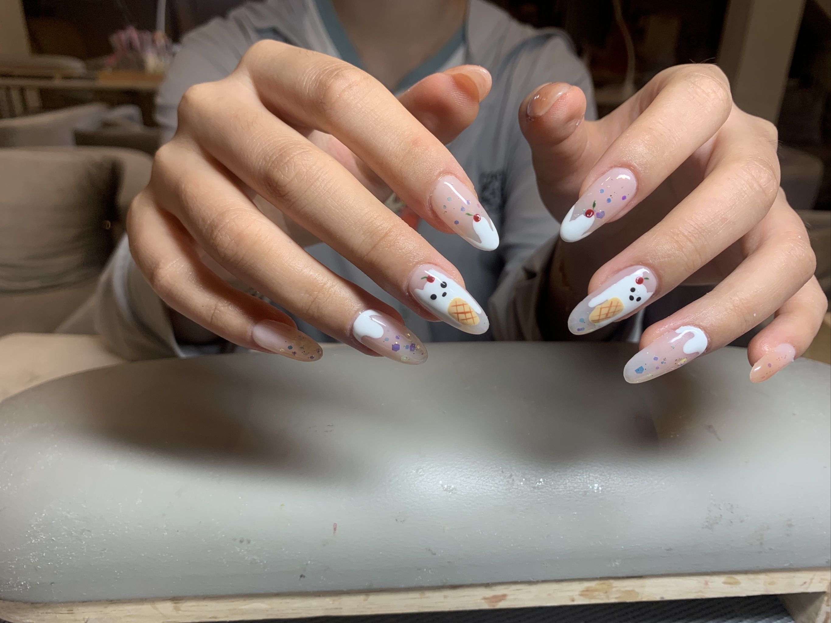 萌萌的奶狗冰淇淋美甲