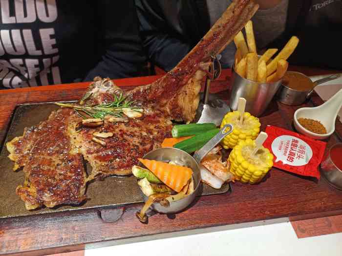 炙烧战斧牛排餐厅(红谷滩联发天虹店)
