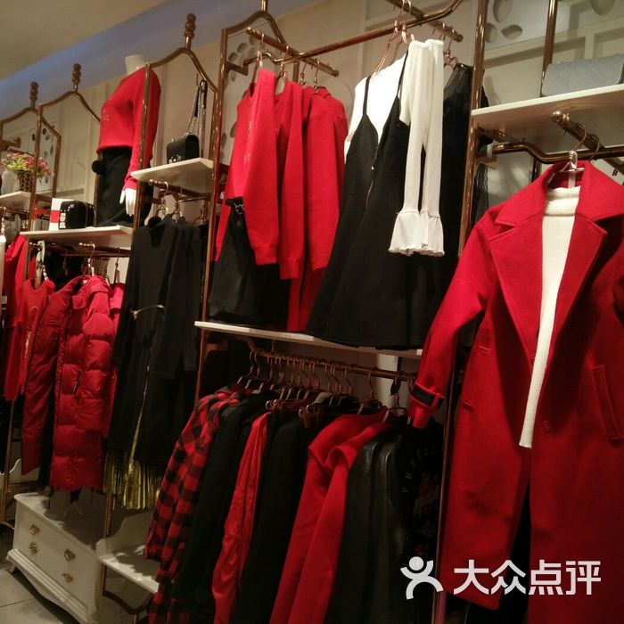 金苑服饰专卖店图片