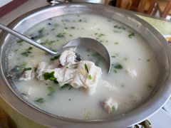 -雪湖煜辰鱼头老店(雪野湖店)