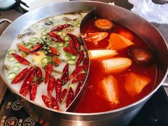 藤椒猪肚番茄双拼锅-捞王锅物料理(上海世茂广场店)