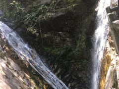 -燕子河大峡谷天坑仙境