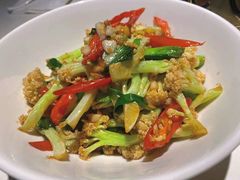 -阿瓦山寨·湘菜现炒·剁椒鱼头王(咸阳总店)
