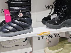 -唯品会(北京国瑞城店)