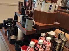 零售区-星巴克臻选(广州沙面店)