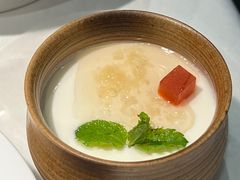 自制酸奶配蜂巢蜜-四季民福烤鸭店(王府井东安门店)