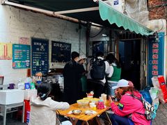 -梁阿婆廿年老牌扣肉糯米饭