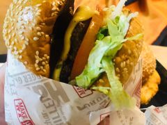 -The Habit Burger Grill 哈比特汉堡(复兴soho店)