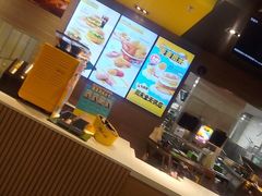 -麦当劳(轻轨曹杨路店)