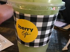 -莓园冰淇淋店