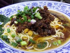 -渝之汇牛肉豌杂面