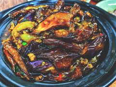 -胡子饮食店