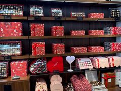 -Laderach 莱德拉(上海环贸iapm店)