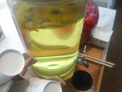 菊花茶-成都你六姐·牛肉冒菜·麻辣香锅(长泰广场店)
