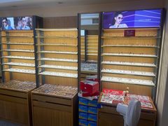-优医视平价眼镜超市蔡司依视路折扣(小马厂店)