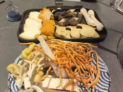 -楠小云·云南鲜牛野生菌自助火锅(九眼桥店)