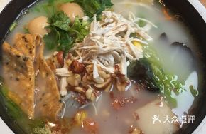 Lü's Chicken丝 Rice Noodles