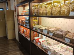 面包甜点陈列柜-春上布丁蛋糕-竹北文兴总店