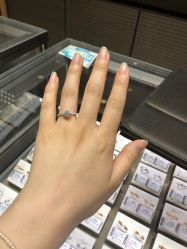 -六福珠寶(银泰百货大红门店)