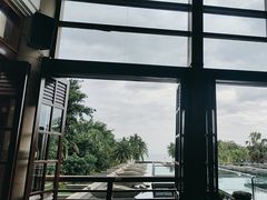 -亚龙湾喜来登·美景台大堂吧