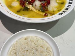 -渝是乎酸菜鱼·川渝小炒(新世界百货望京店)