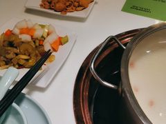 -洪氏嗨捞·猪肚鸡火锅(阳光天地店)