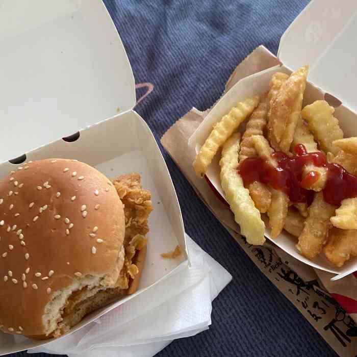 肯德基(佰港城店)-"每次到了初雪季节就会想到千颂伊,《来自星.