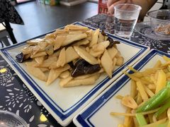 -八两八金·莱芜特色炒鸡(市南漳浦路店)