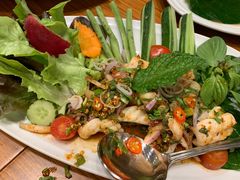 -Chom Cafe and Restaurant