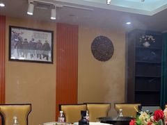 -茅台镇网红溶洞餐厅·茅帮菜馆