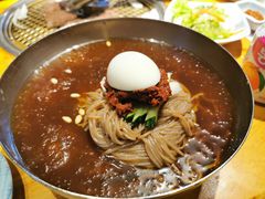 韩式冷面-唯成•韩国炭火烤肉 유성고기