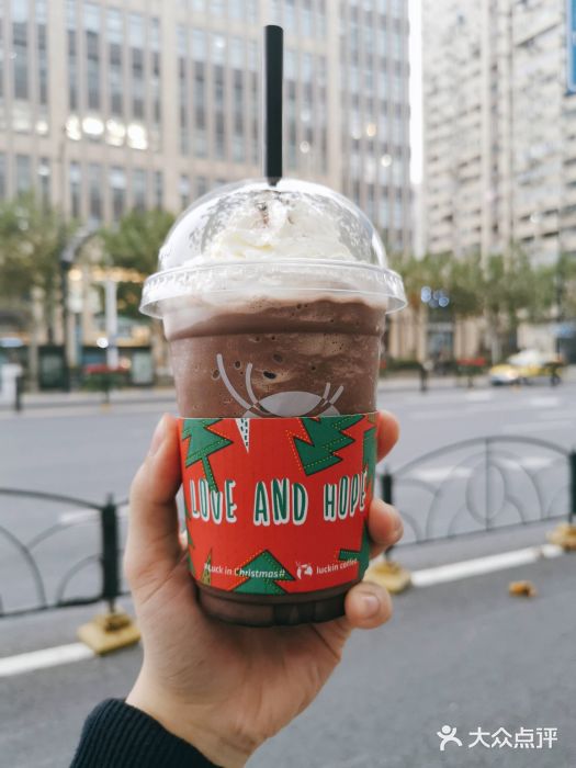 luckin coffee瑞幸咖啡(静安大悦城店)巧克力瑞纳冰图片