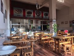 -鸿浩扒猪脚米线