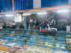 -霞涌市场海鲜摆卖区