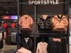 -王府井奥莱临潼小镇(临潼店)