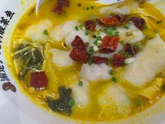 -渝是乎酸菜鱼·川渝小炒(新世界百货望京店)