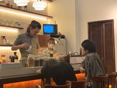 -Café Monson